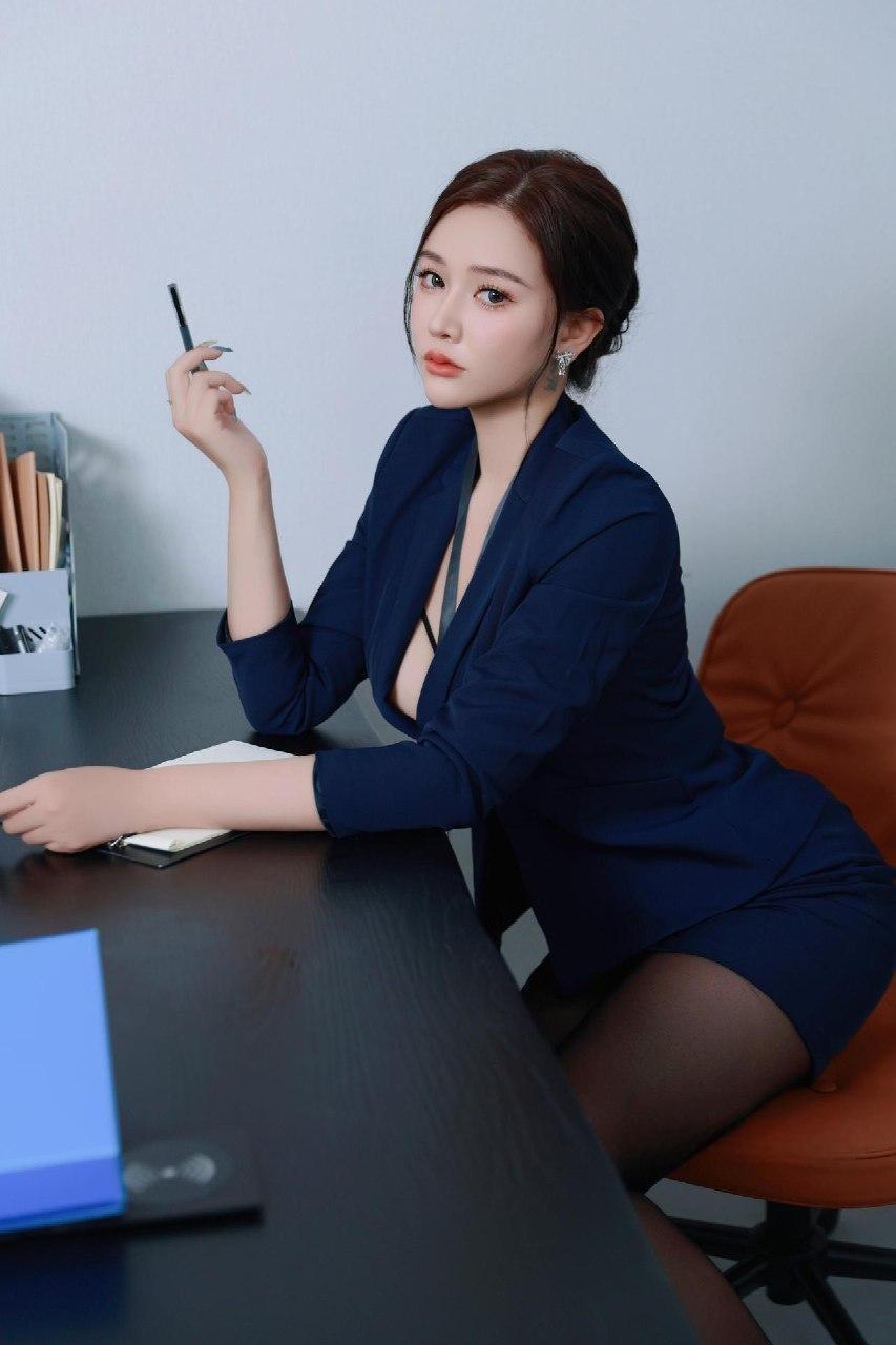 娜比 - 黑丝女秘书 第27张图片