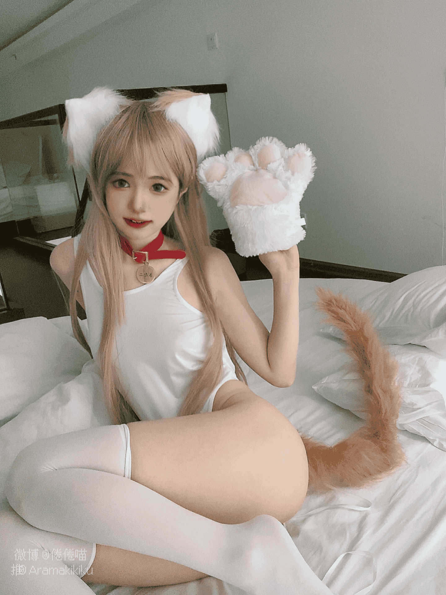 倦倦喵 - 猫爪比基尼少女