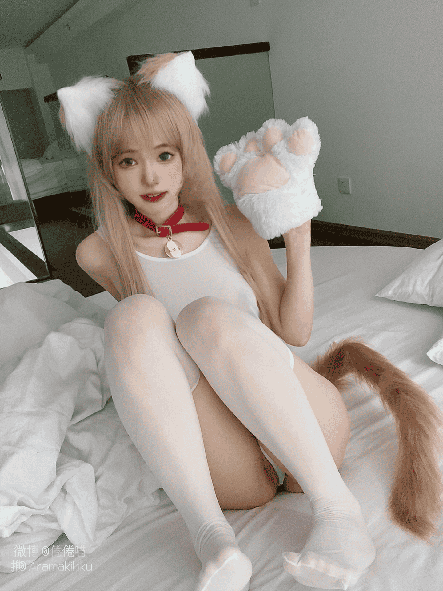 倦倦喵 - 猫爪比基尼少女 第18张图片