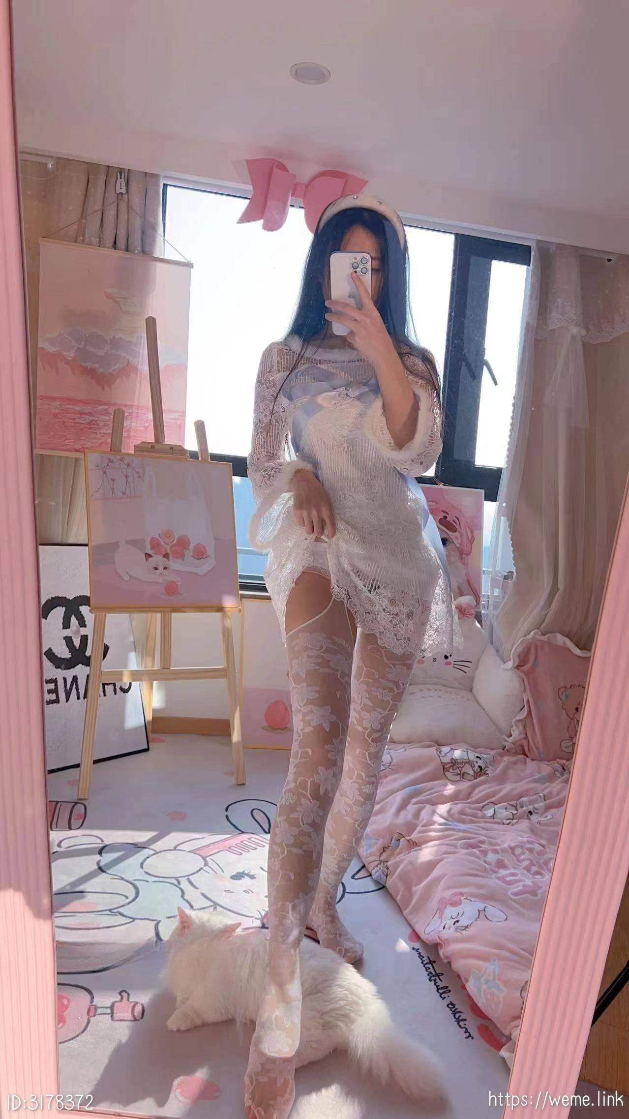 小萌子 - 女神印花丝袜 第8张图片