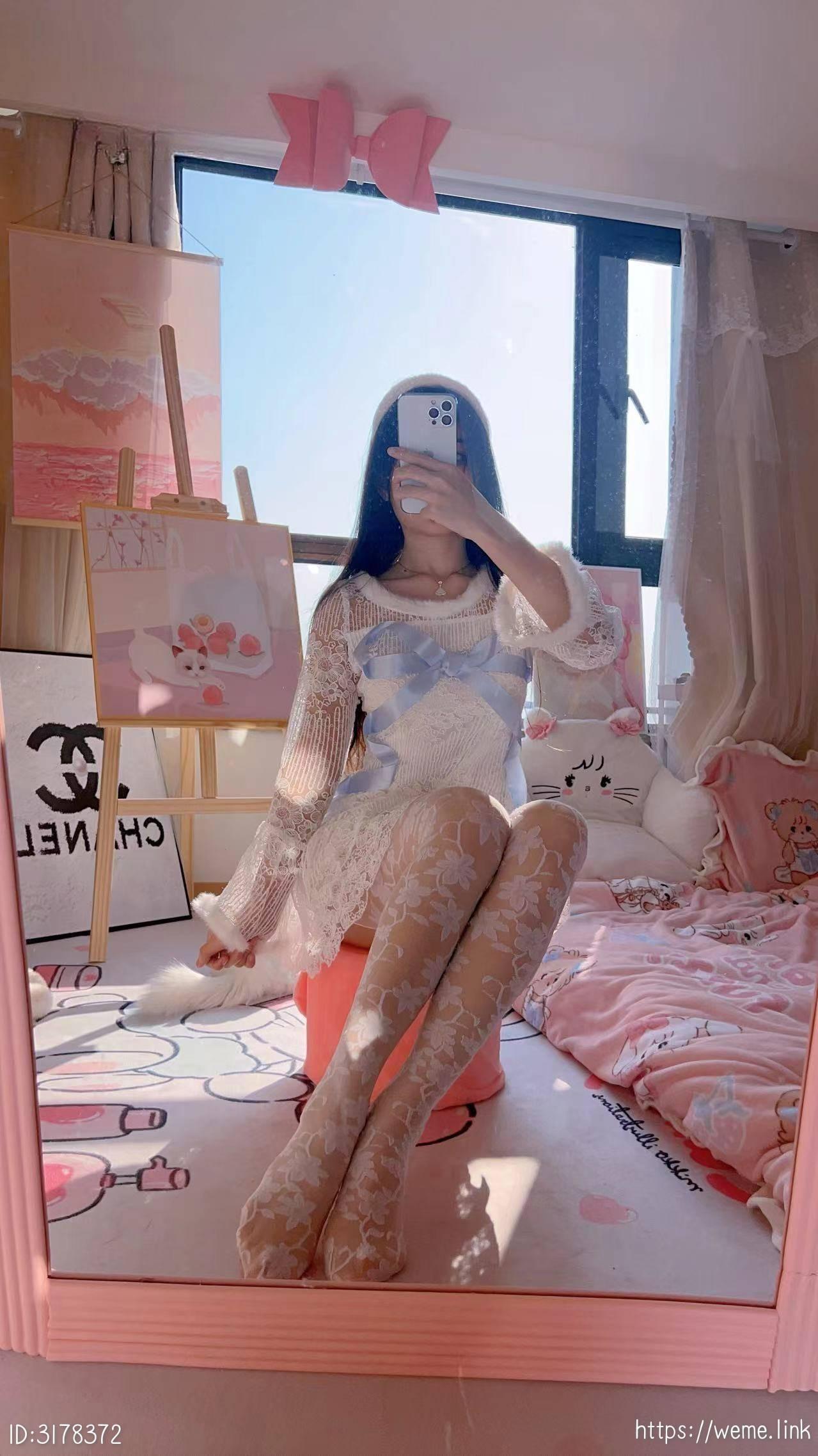 小萌子 - 女神印花丝袜 第17张图片