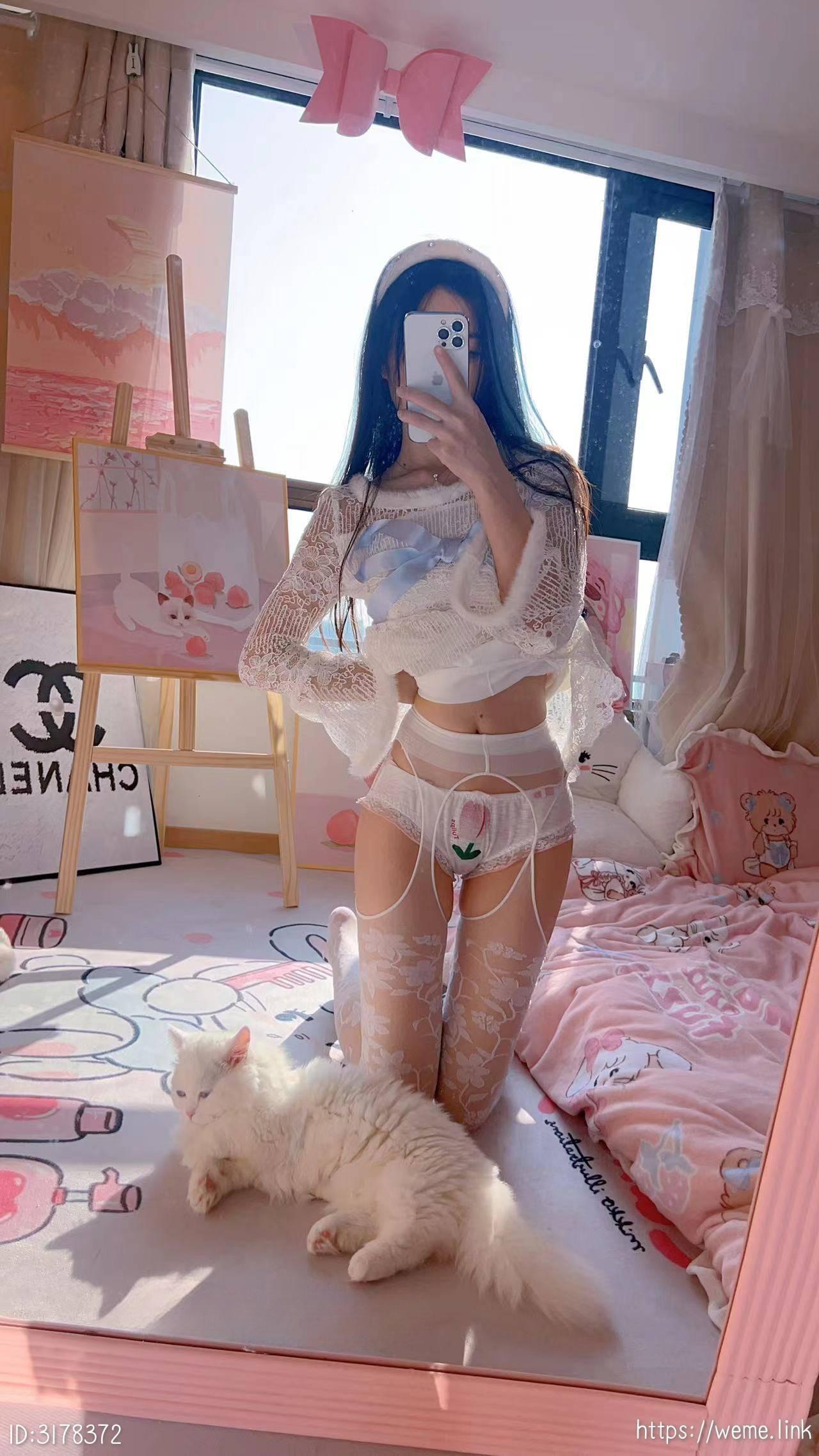 小萌子 - 女神印花丝袜 第20张图片