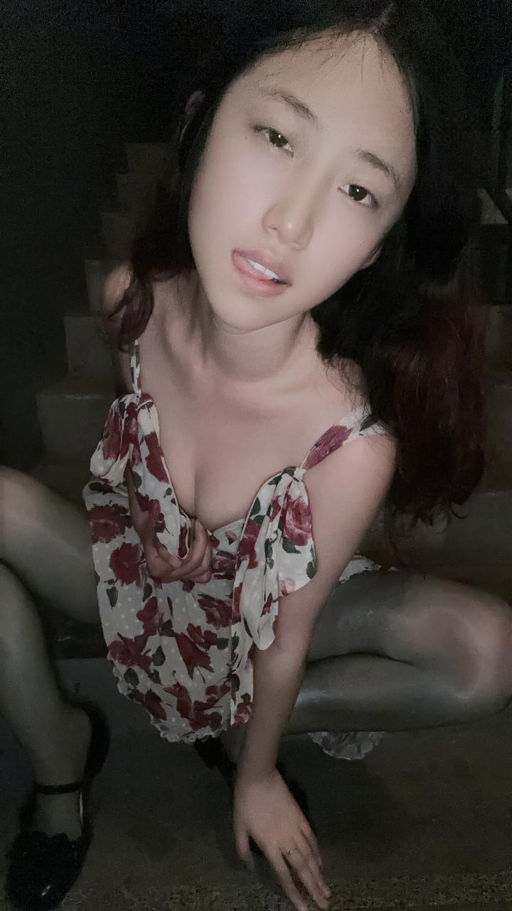 柯宝碎碎念 - 花朵吊带裙 第15张图片