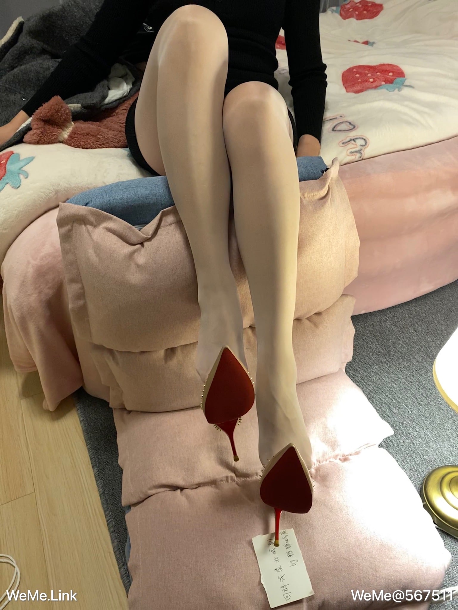 一只哈比猪 - 白丝➕灰高筒袜，裸色高跟 第50张图片