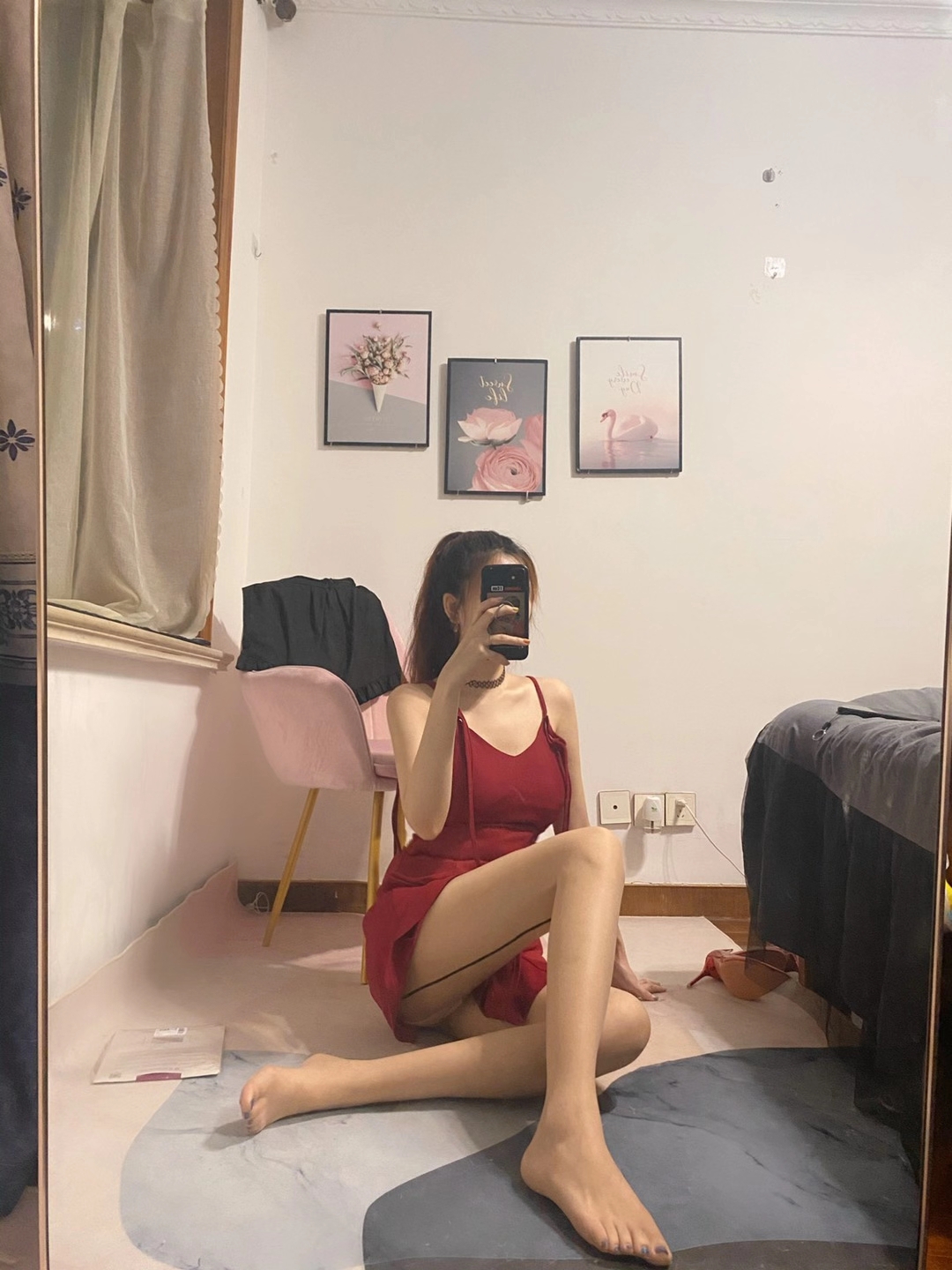 提袜少女 - 黑丝红裙人妻 第2张图片