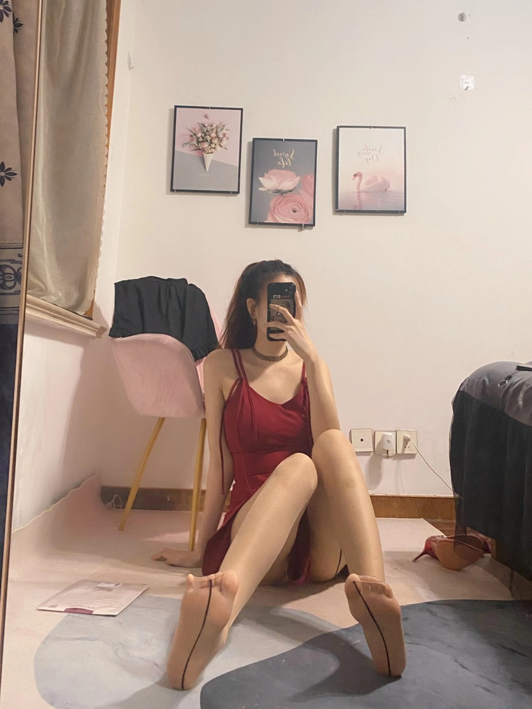 提袜少女 - 黑丝红裙人妻 第3张图片