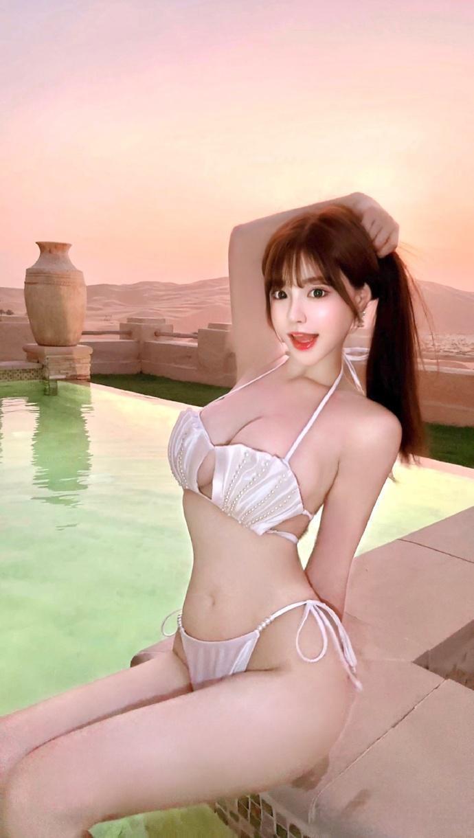 乐安小姨 - 白色珍珠装饰比基尼 第5张图片