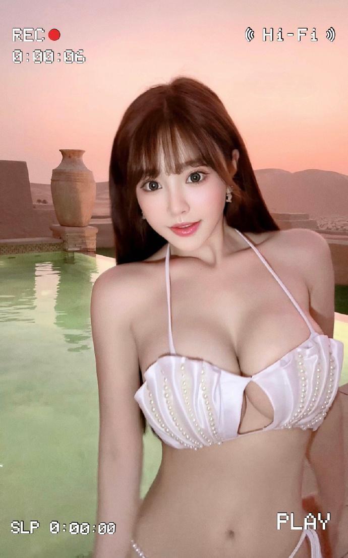 乐安小姨 - 白色珍珠装饰比基尼 第4张图片