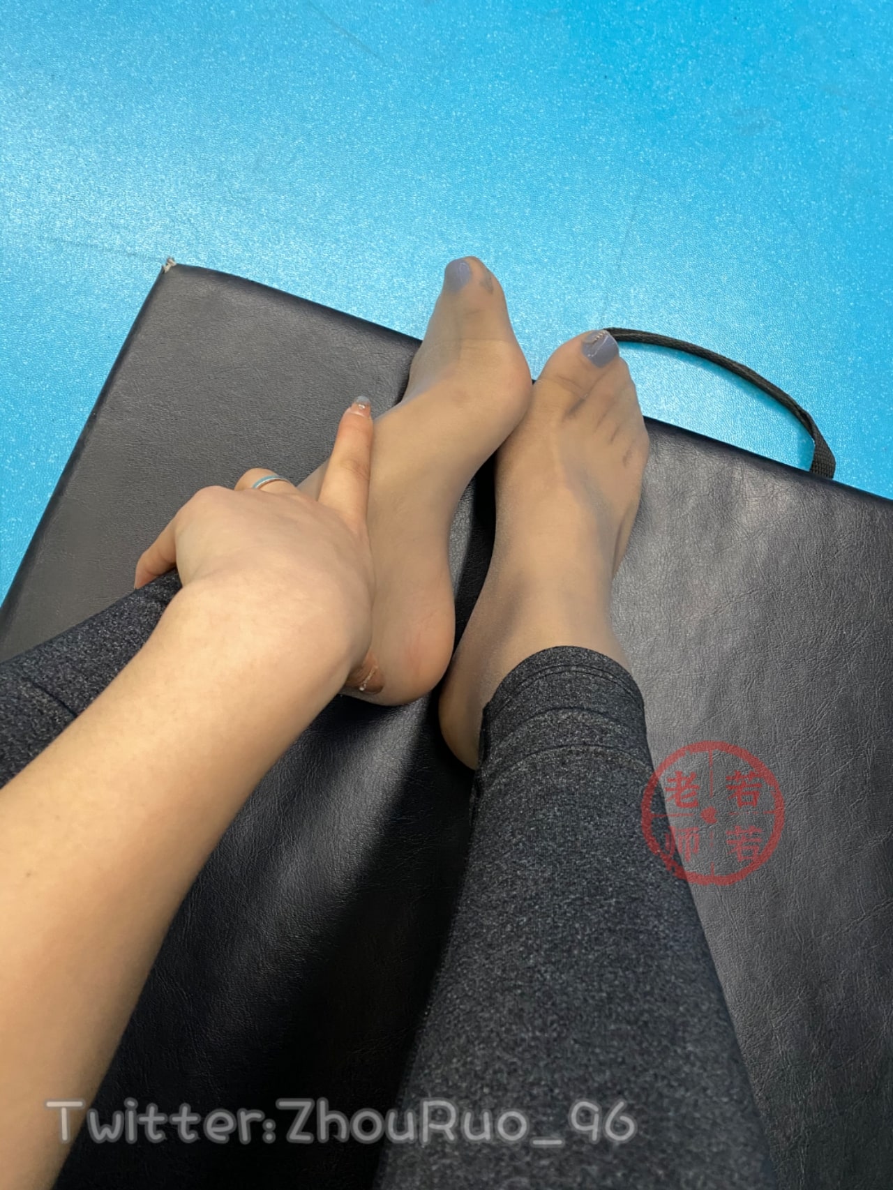 若若老师多 - 裤里黑丝足 第5张图片