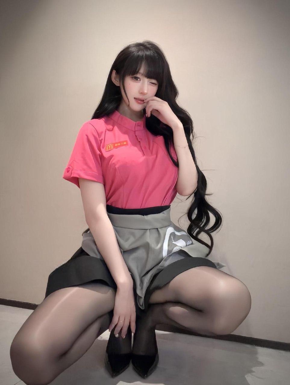 超蓝布罗莉 - 粉色服务员 第6张图片
