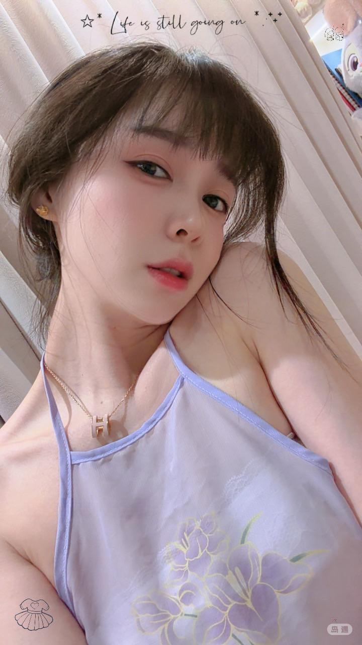 七七仙女 - 浅紫色花卉印花吊带背心 第9张图片