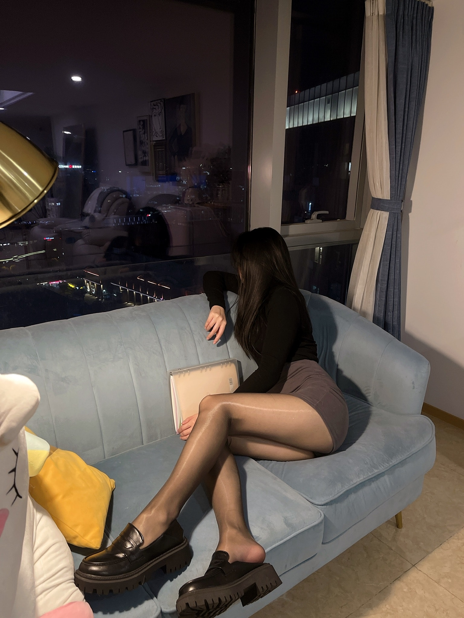 软妹小九九[July芝岚] - 黑丝儿油亮 第50张图片