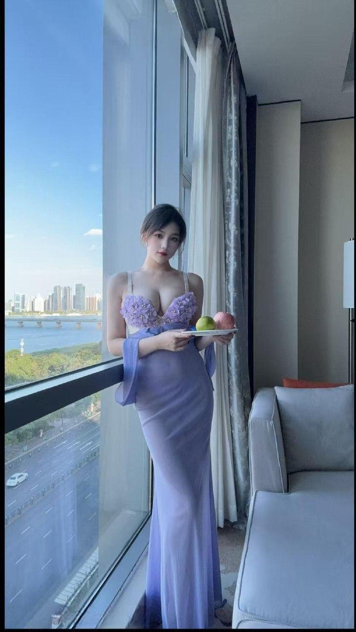 可可西 - 透视紫色御姐裙 第26张图片