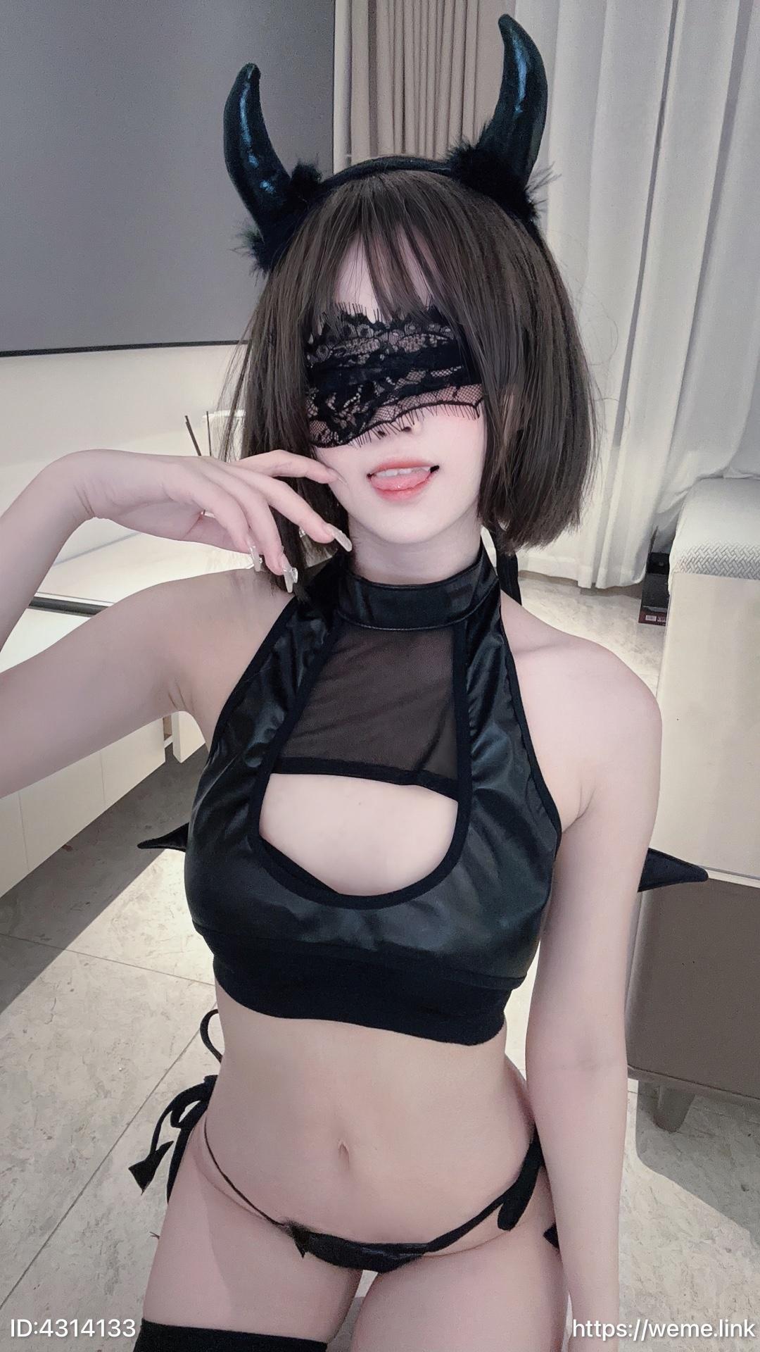 小耳酱 - 你的恶魔女友 第1张图片