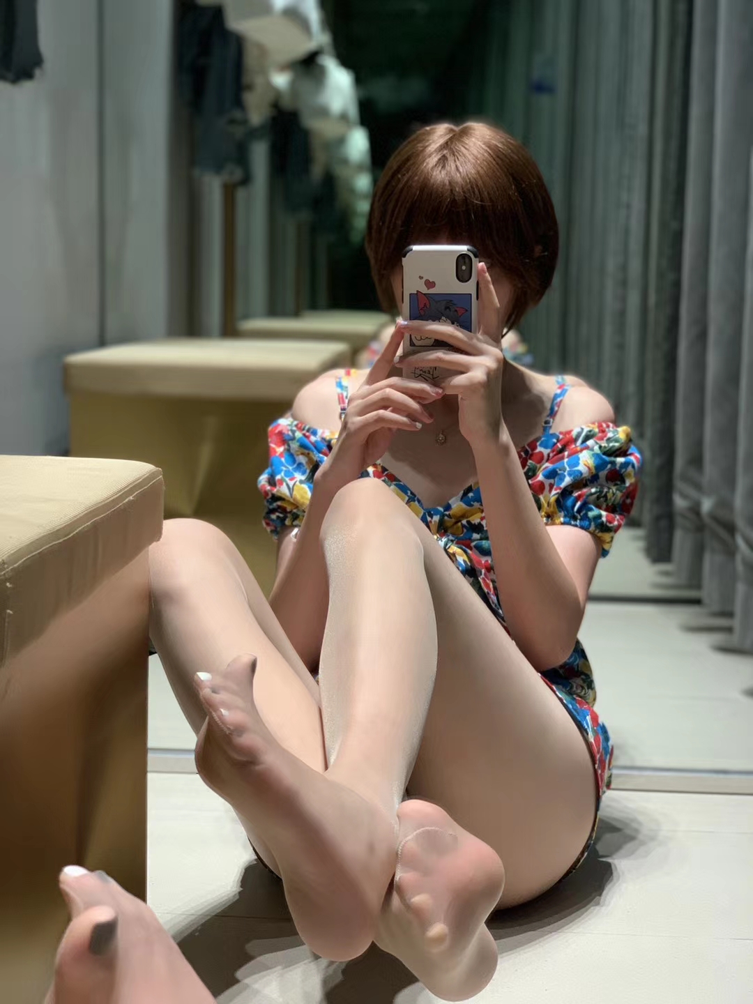 无敌哒小姨妈 - 吊带小花裙 第11张图片