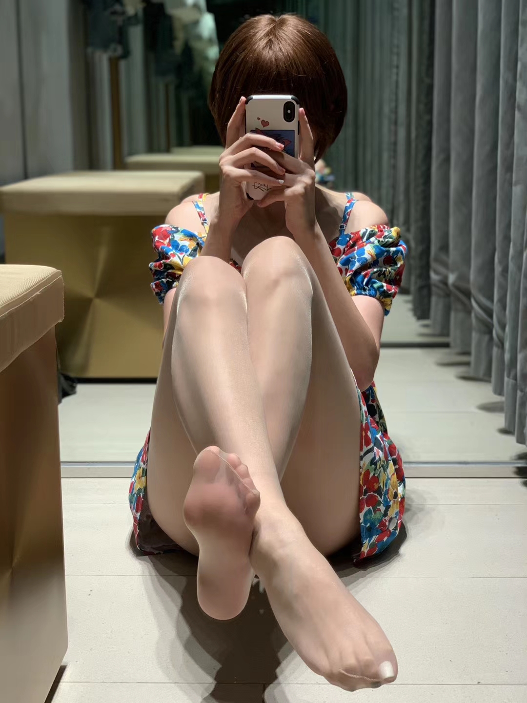 无敌哒小姨妈 - 吊带小花裙 第13张图片