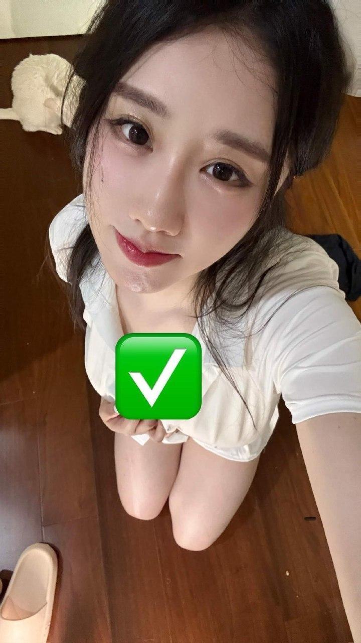 轩子巨2兔 - 爆乳女医师 第2张图片