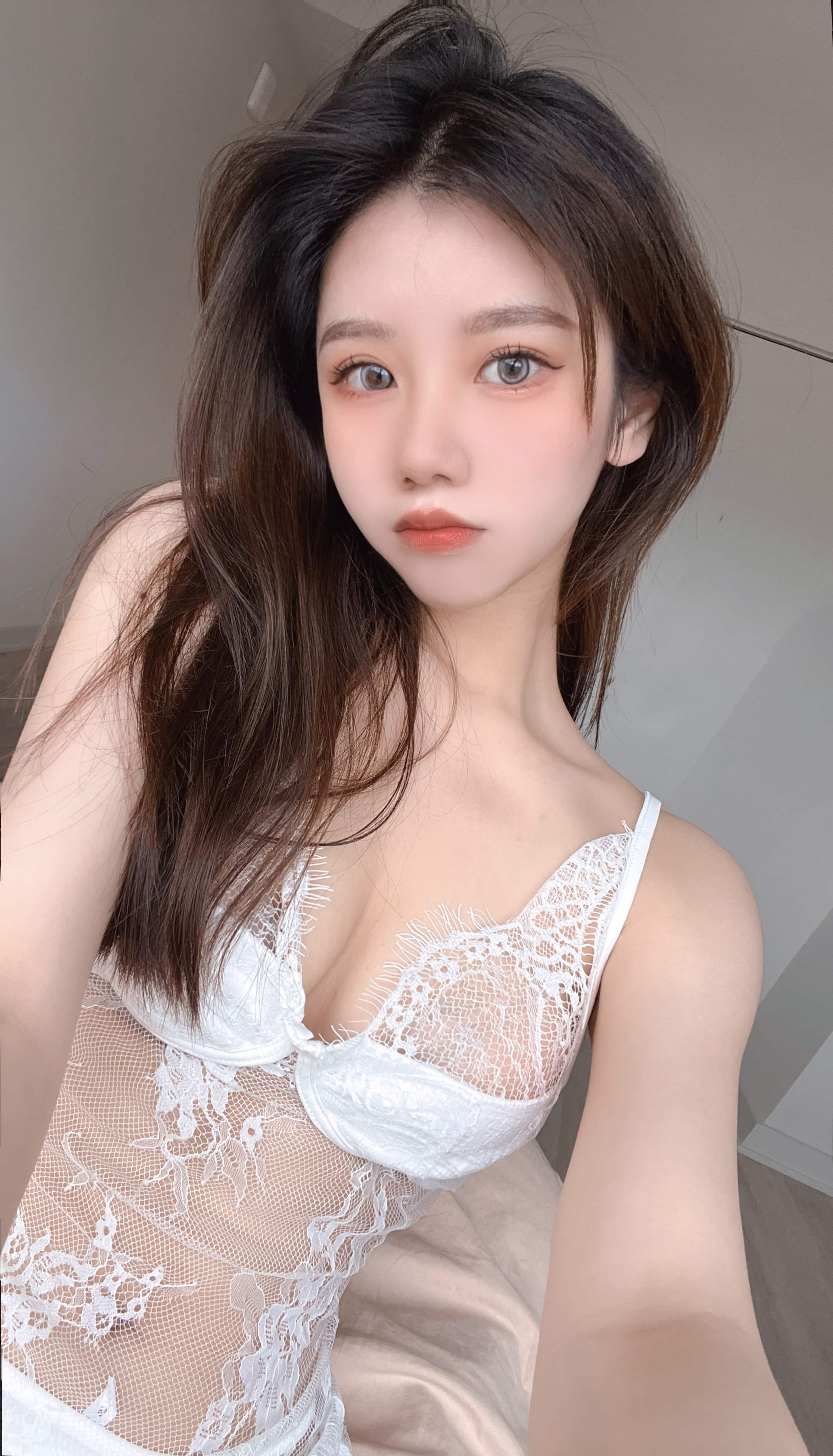果咩酱 - 白蕾丝 第3张图片