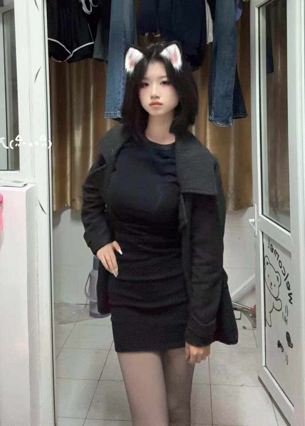 小樱小源 - 套裙学姐 第3张图片