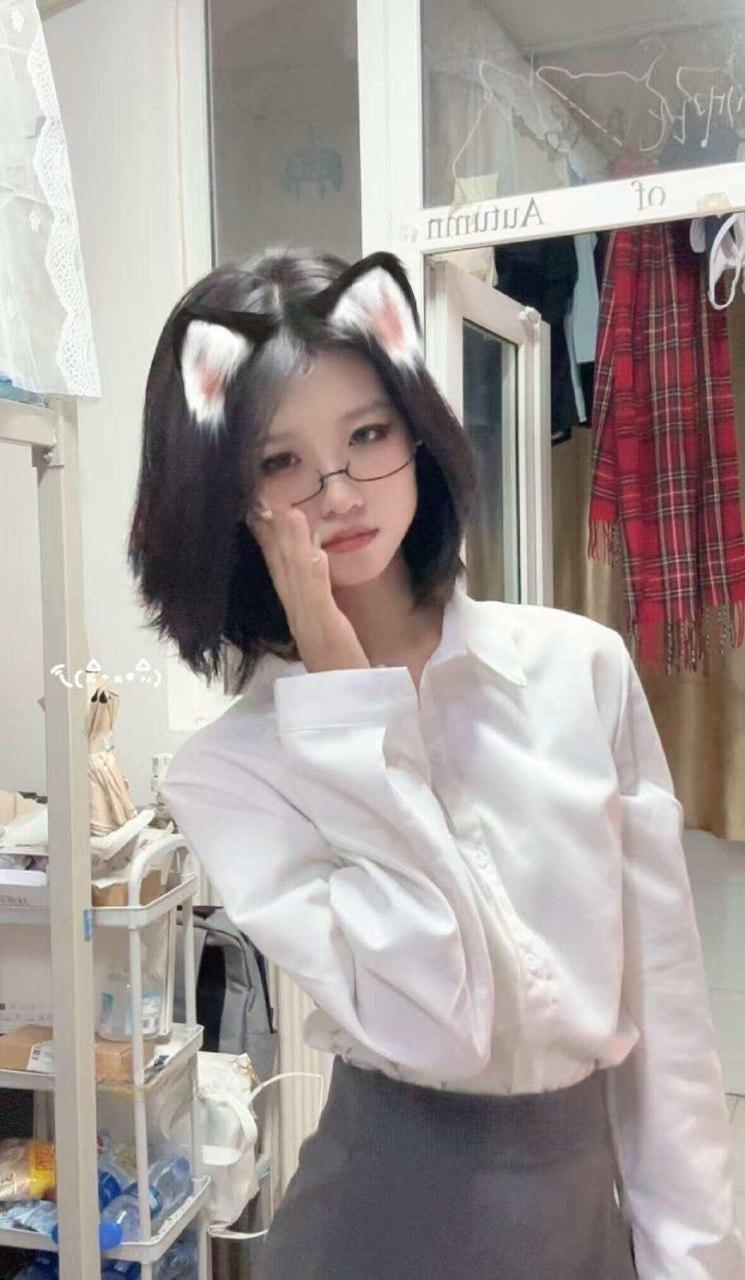 小樱小源 - 套裙学姐 第9张图片