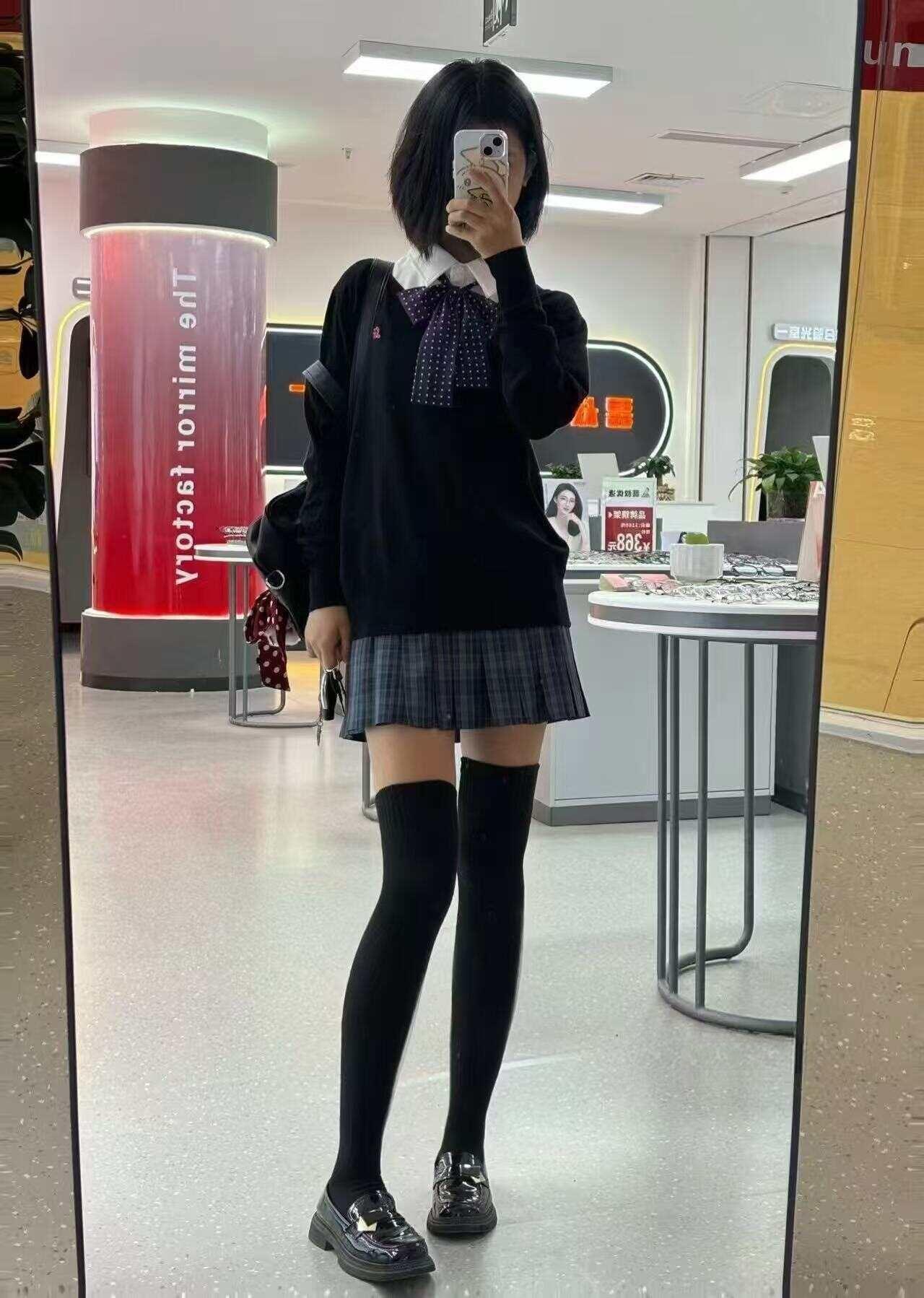 小樱小源 - 套裙学姐 第14张图片