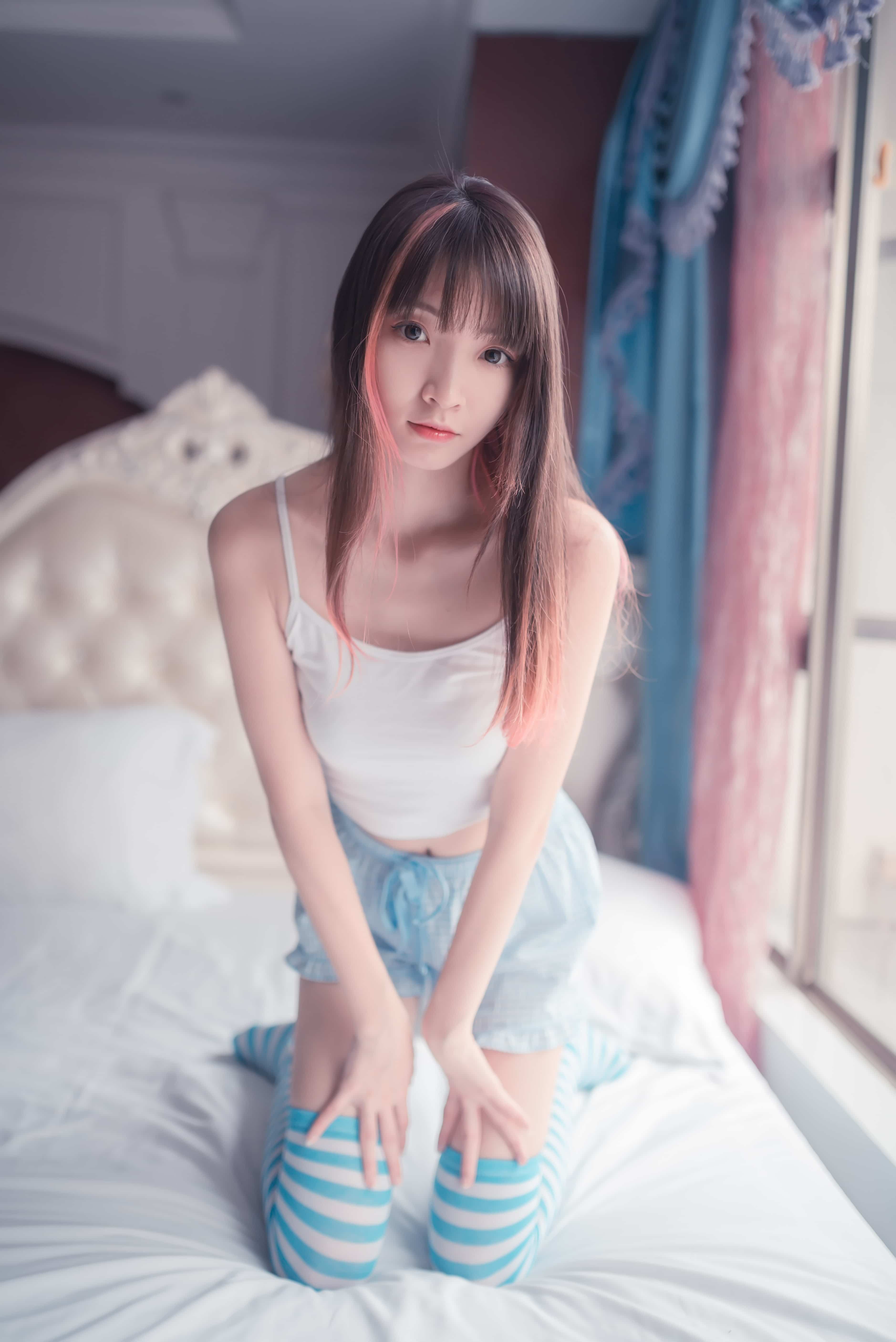 祖木子 - 蓝白条纹丝袜小可爱 第3张图片