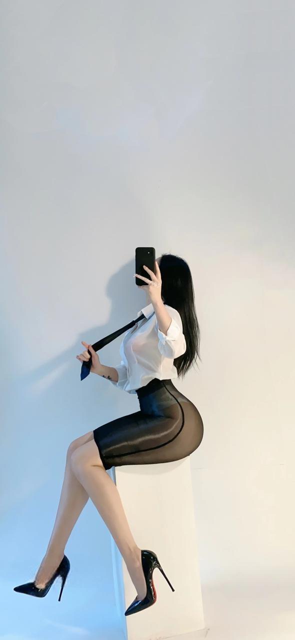 俏妞qiaoniutT - 透视ol裙 第3张图片