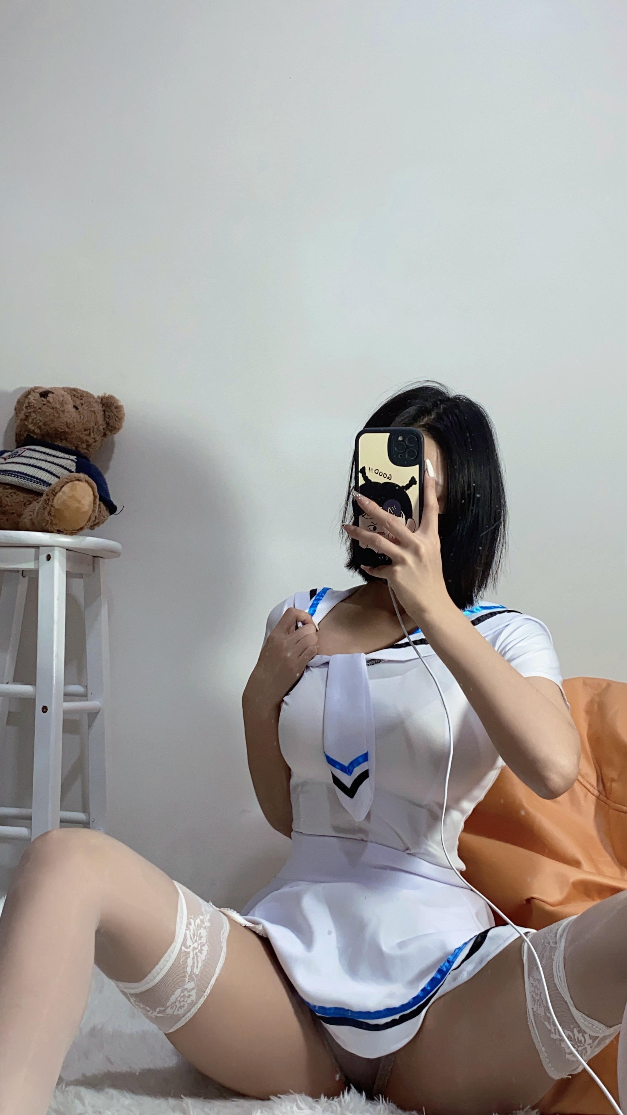 徐绾绾 - 黑白水手服比基尼 第1张图片