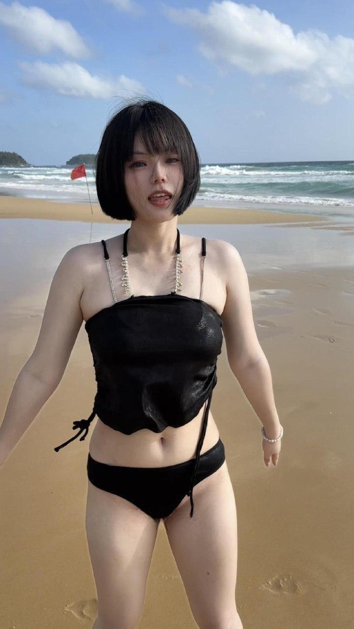 小瑾 - 海边黑色比基尼 第5张图片