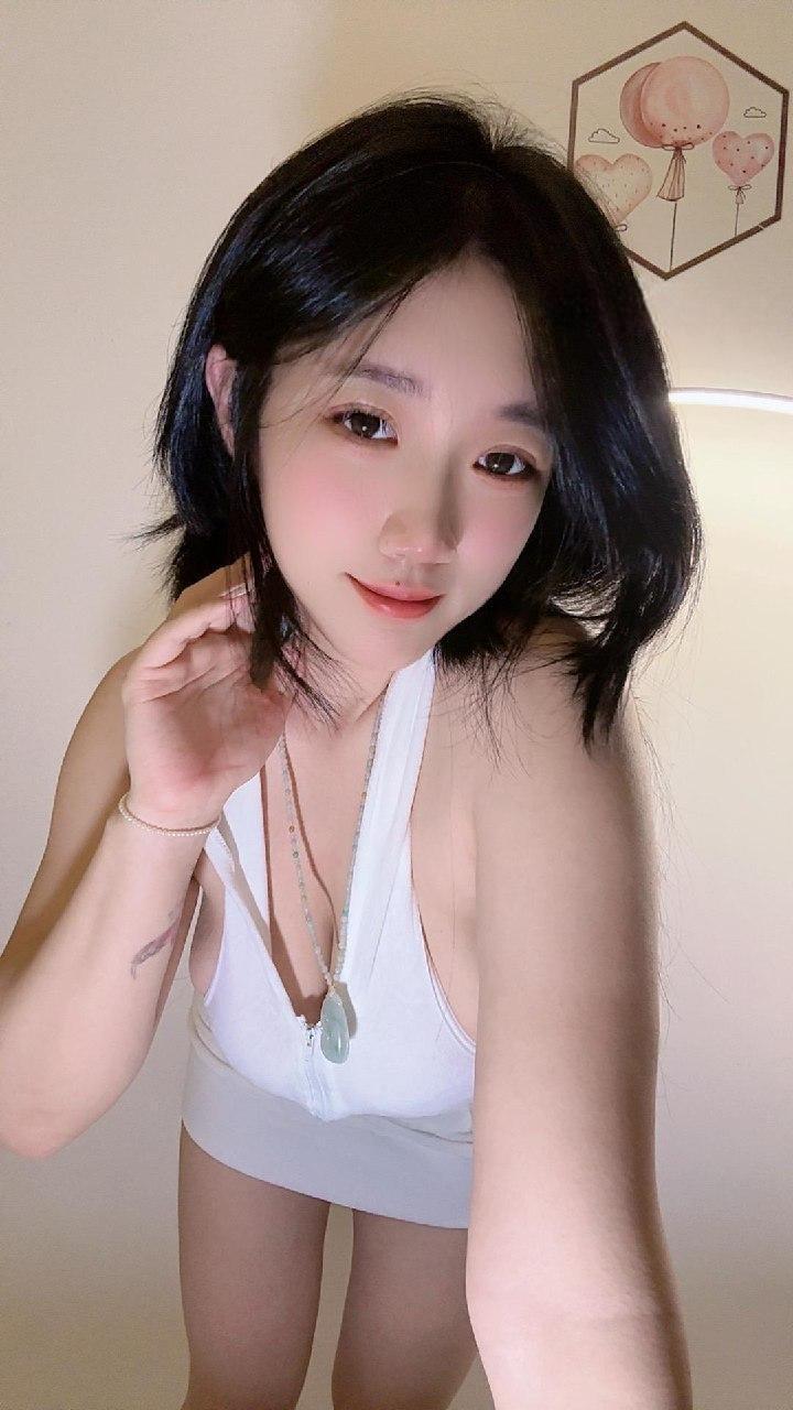 末世唧唧 - 白色大U领连衣裙 第14张图片