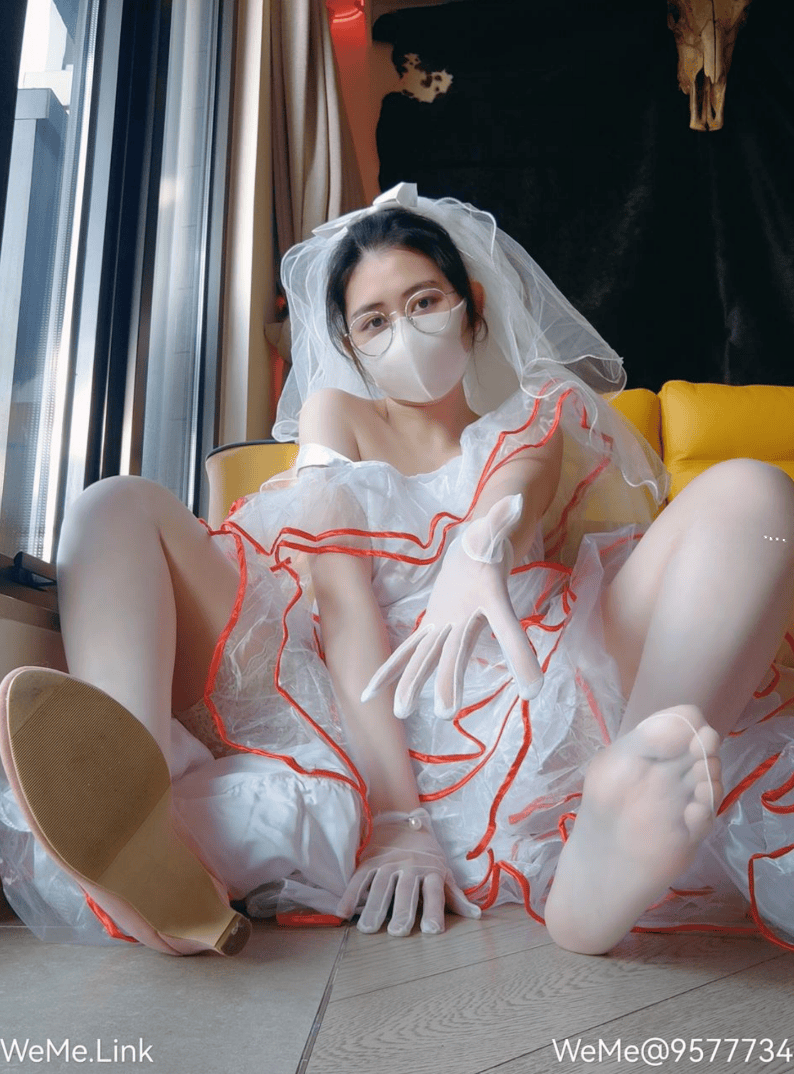 奶咪 - 甜美白红婚纱 第12张图片