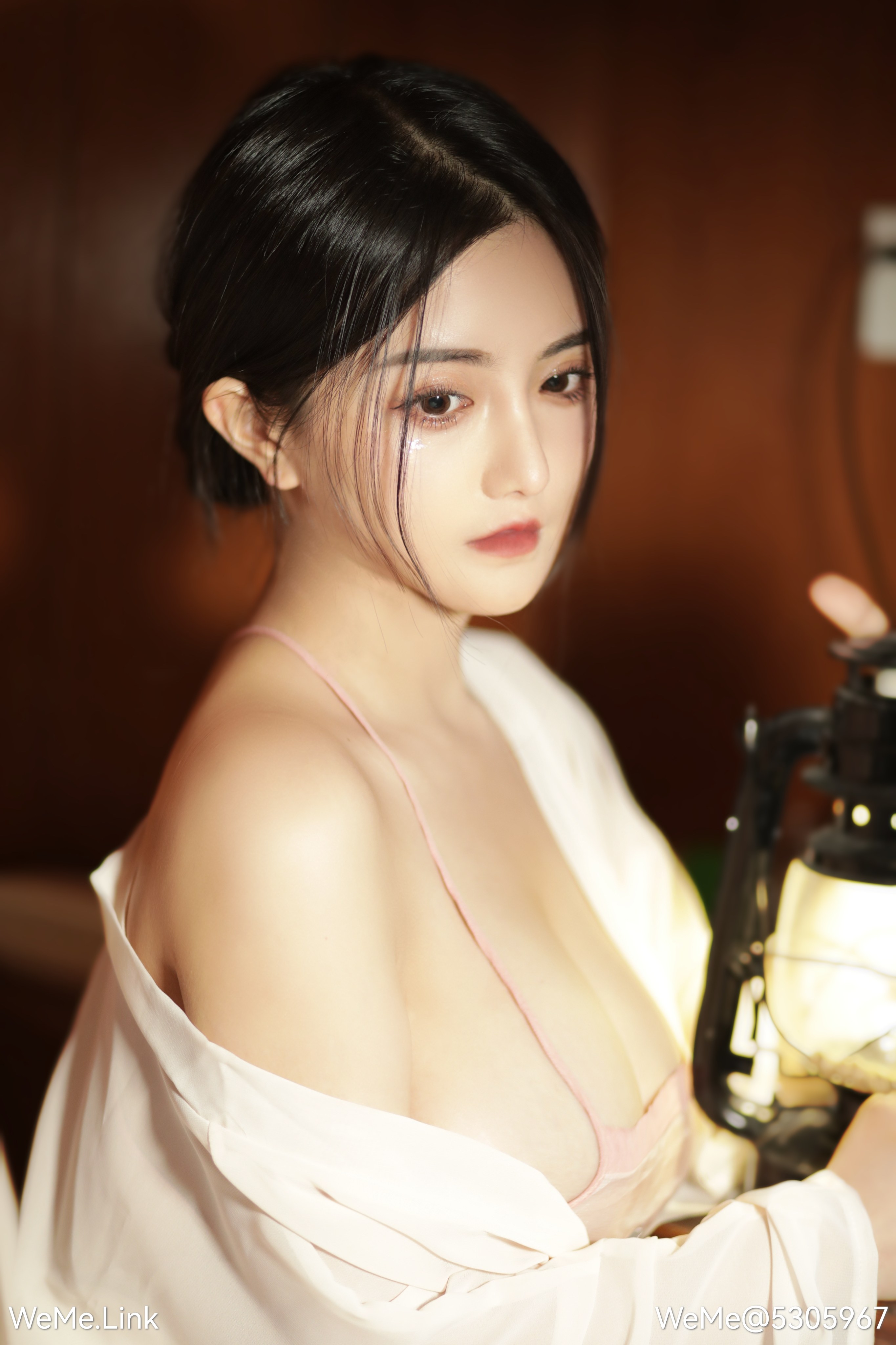 古阿扎 - 古装红肚兜 第3张图片