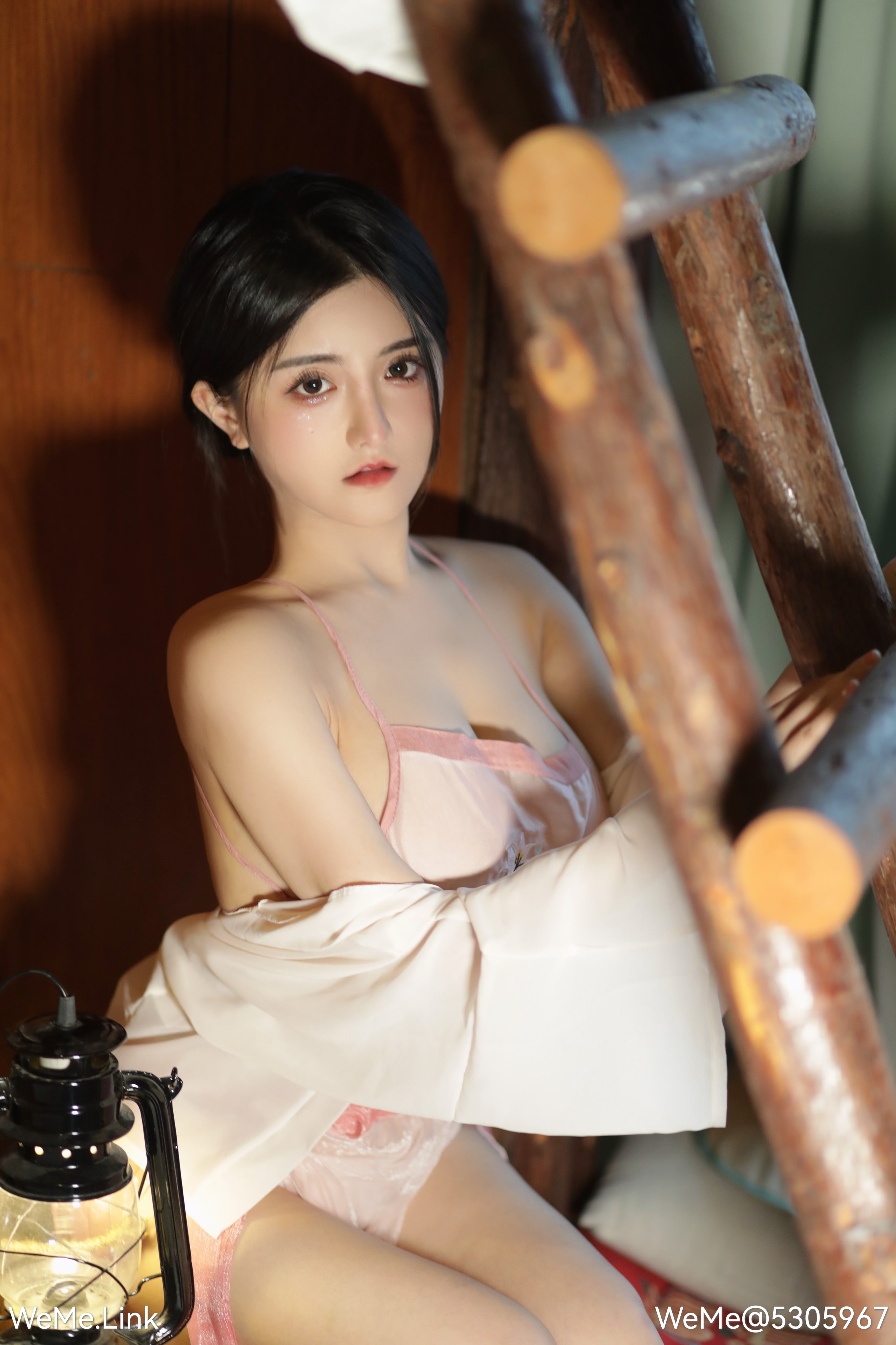 古阿扎 - 古装红肚兜 第6张图片