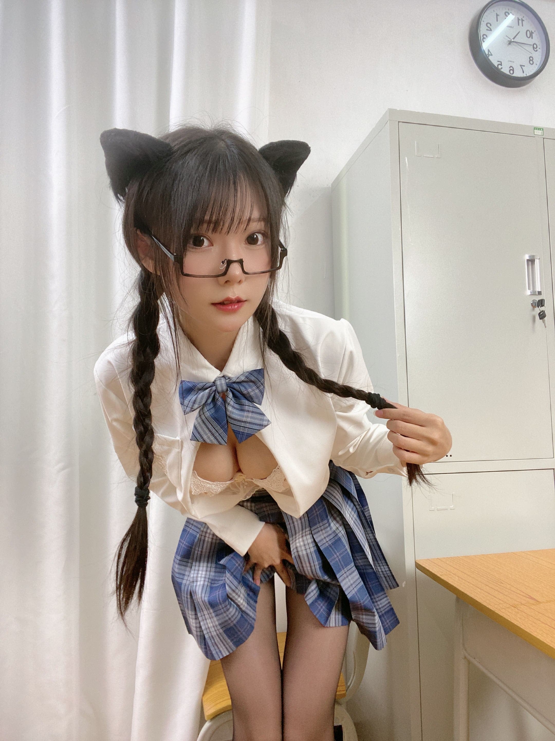 香草喵露露 - 小露乱撞_JK制服自拍 第25张图片