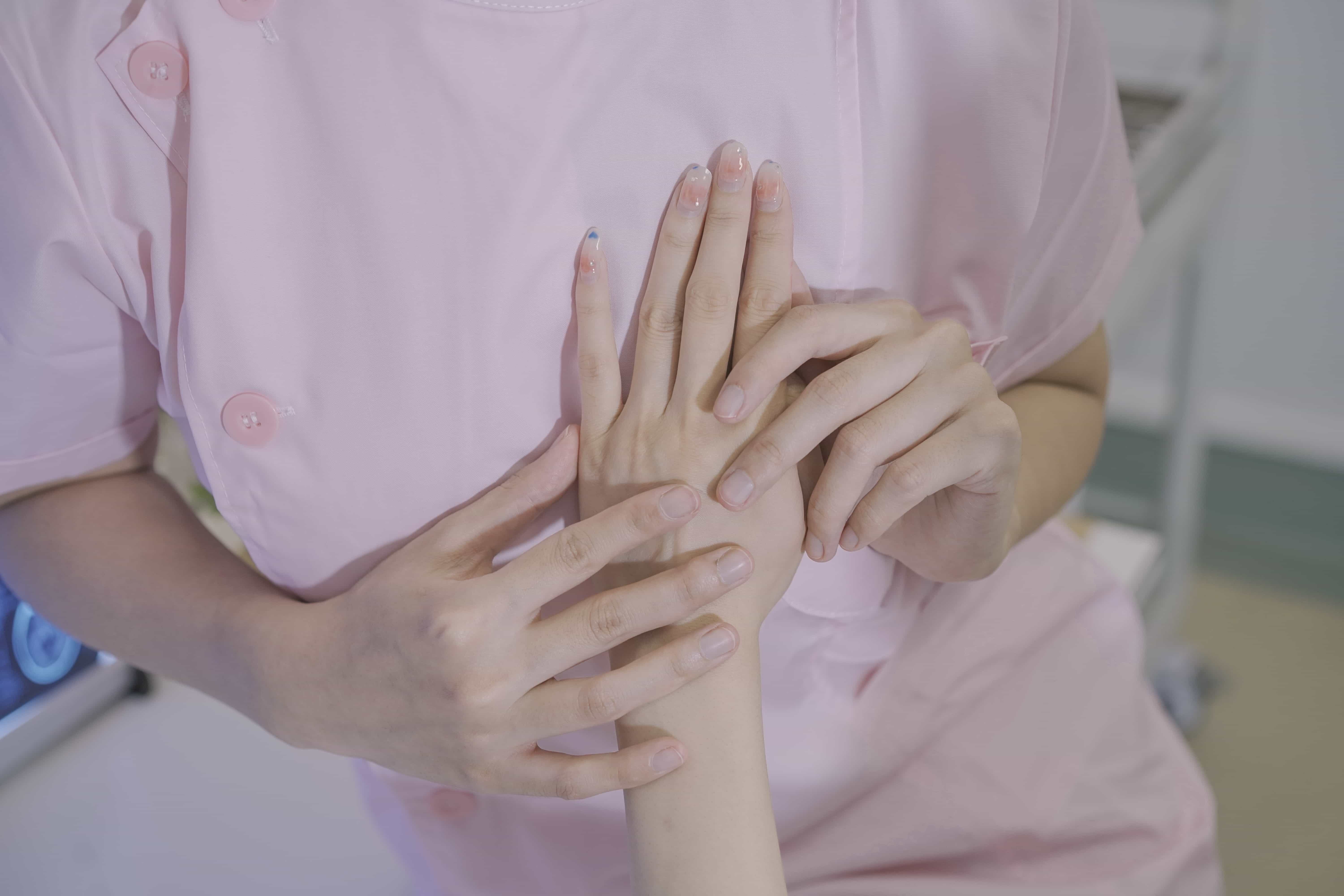 云溪溪 - 奶桃_N47医护 第7张图片