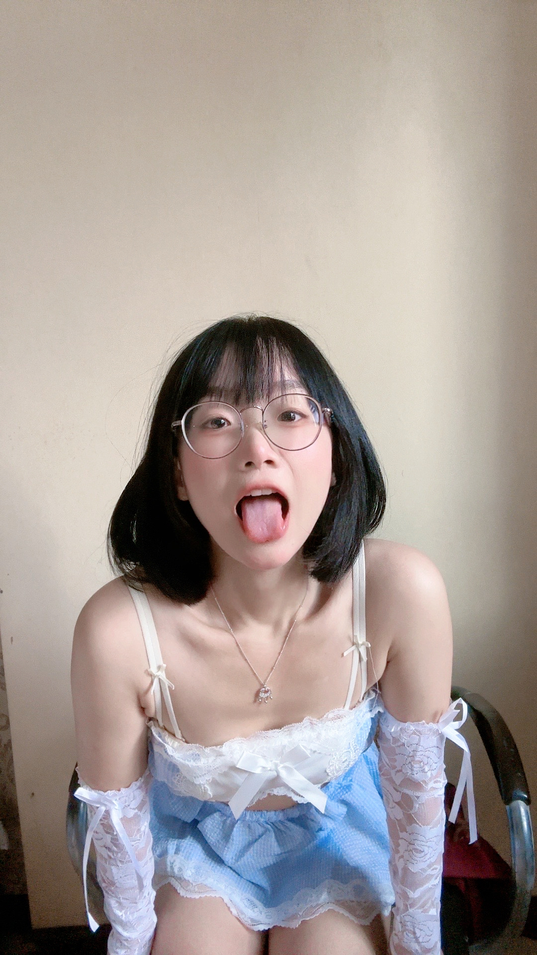 王胜利 - 吊带蕾丝情趣 第16张图片