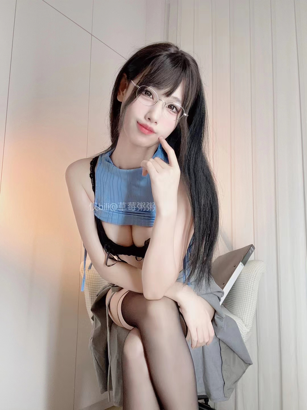十万口草莓粥粥 - 吊带半腿黑色 第6张图片