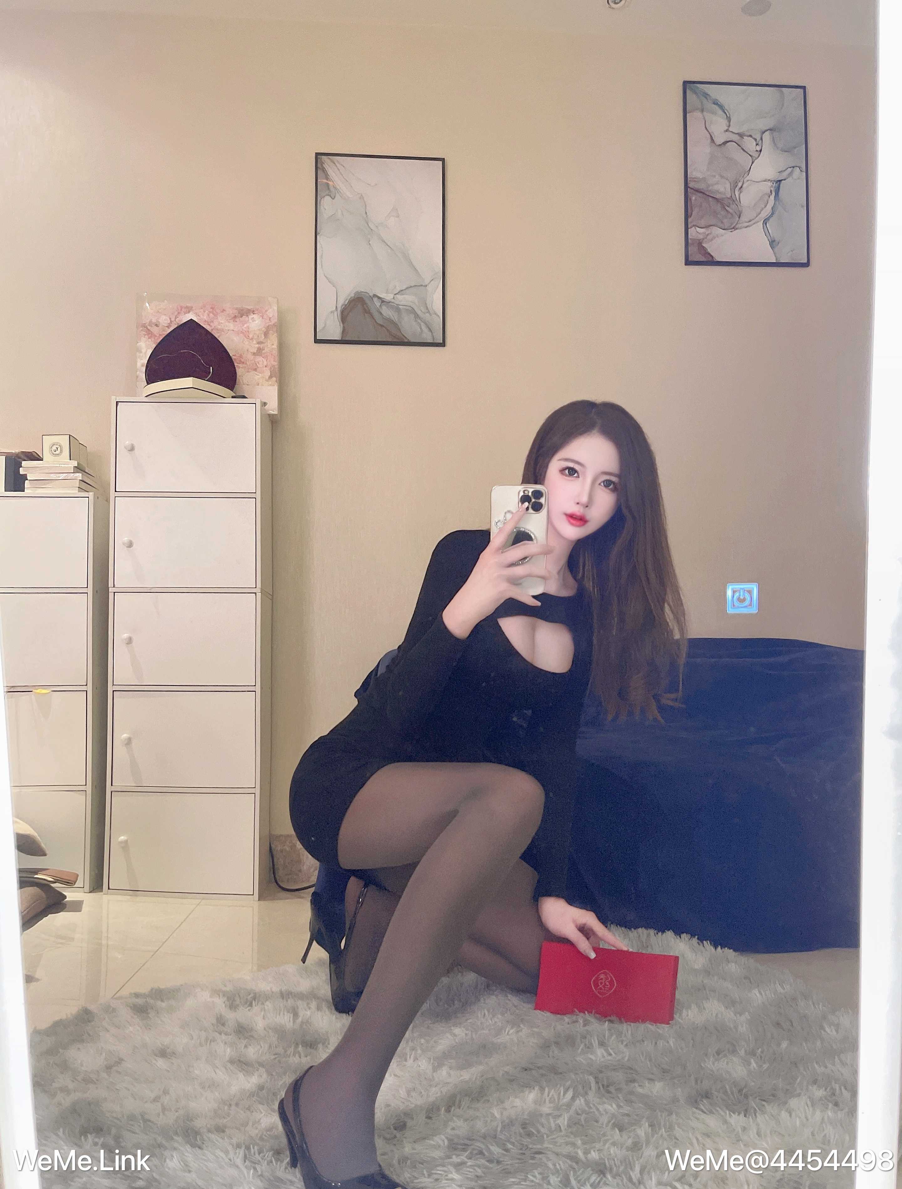妮妮nini - 穿了什么 第10张图片