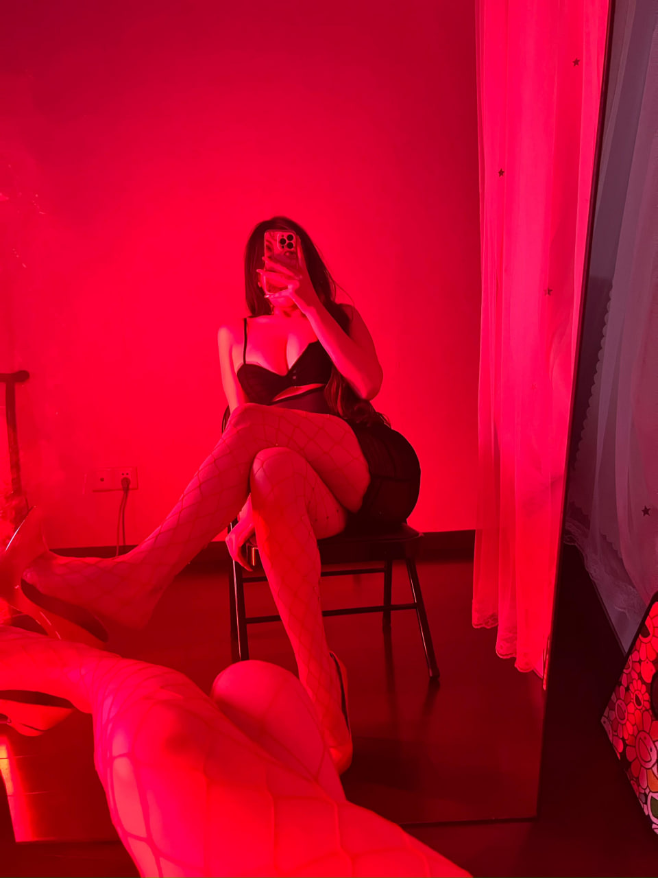 可可西yyy - ts小黑裙➕红色w袜直击！ 第9张图片