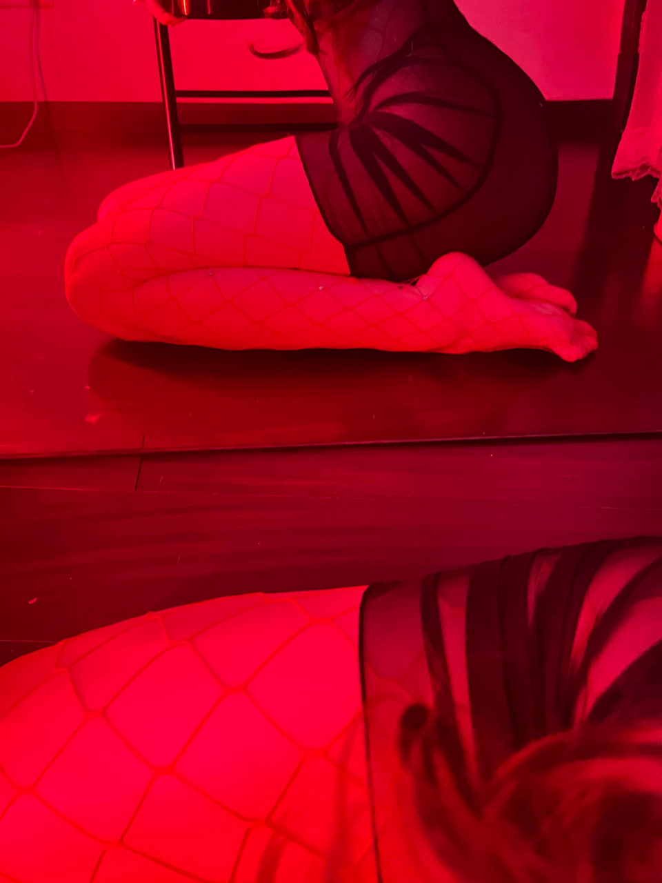 可可西yyy - ts小黑裙➕红色w袜直击！ 第13张图片